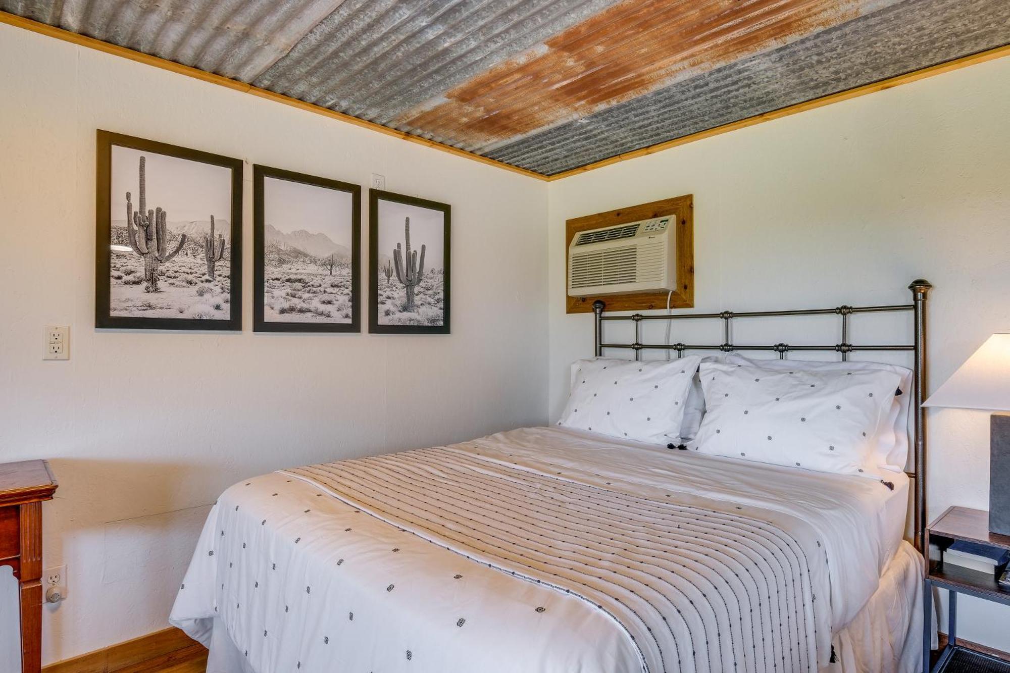 Delightful Carmine Studio On Farm Near Round Top! Exterior photo